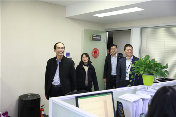 集团公司纪委书记沈秋明、工会主席柴云妹一行到我司走访慰问