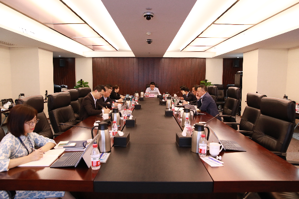 菠菜导航网党委理论学习中心组举行党的二十大精神专题学习会